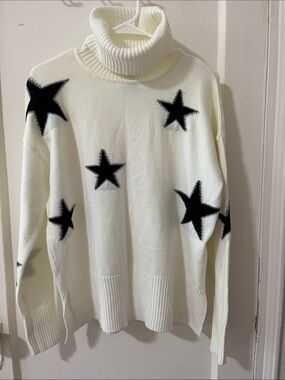 Sweet Romeo Cream Turtleneck Star-Print Sweater, Size Large